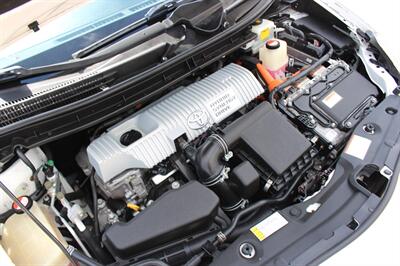 2015 Toyota Prius Three   - Photo 35 - Euless, TX 76040