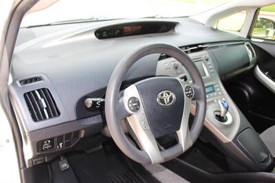 2015 Toyota Prius Three   - Photo 17 - Euless, TX 76040