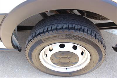 2024 Ford Transit 250   - Photo 31 - Euless, TX 76040