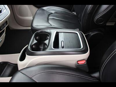 2023 Chrysler Pacifica Touring L - Photo 31 - Euless, TX 76040