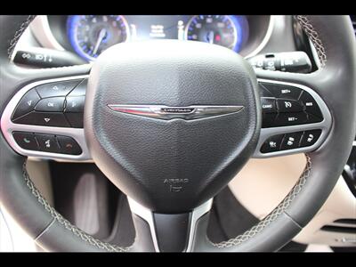 2023 Chrysler Pacifica Touring L - Photo 25 - Euless, TX 76040