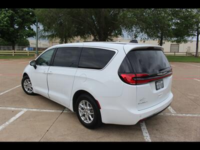 2023 Chrysler Pacifica Touring L - Photo 3 - Euless, TX 76040