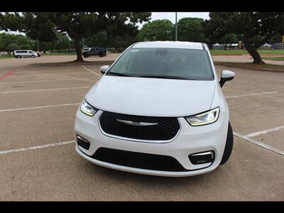 2023 Chrysler Pacifica Touring L - Photo 8 - Euless, TX 76040