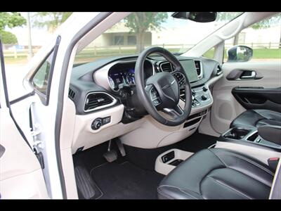 2023 Chrysler Pacifica Touring L - Photo 23 - Euless, TX 76040
