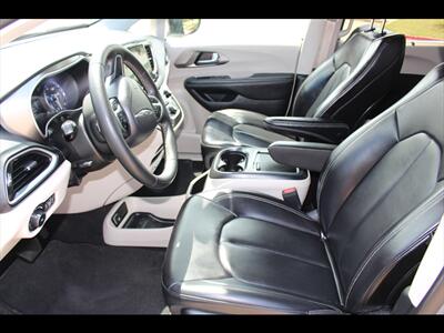 2023 Chrysler Pacifica Touring L   - Photo 22 - Euless, TX 76040