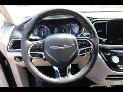 2023 Chrysler Pacifica Touring L   - Photo 23 - Euless, TX 76040