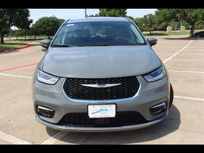 2023 Chrysler Pacifica Touring L   - Photo 8 - Euless, TX 76040