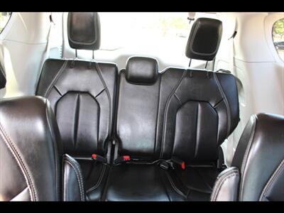2023 Chrysler Pacifica Touring L   - Photo 14 - Euless, TX 76040