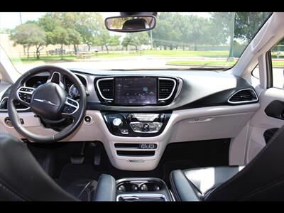 2023 Chrysler Pacifica Touring L   - Photo 31 - Euless, TX 76040