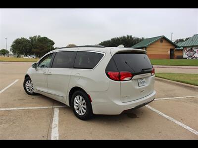 2017 Chrysler Pacifica Touring Plus   - Photo 3 - Euless, TX 76040