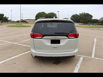 2017 Chrysler Pacifica Touring Plus   - Photo 8 - Euless, TX 76040