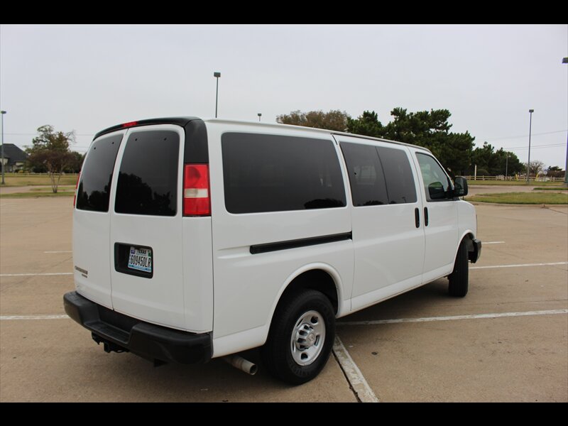 2016 Chevrolet Express LS 2500 photo 2