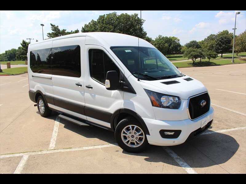 2023 Ford Transit XLT photo 2