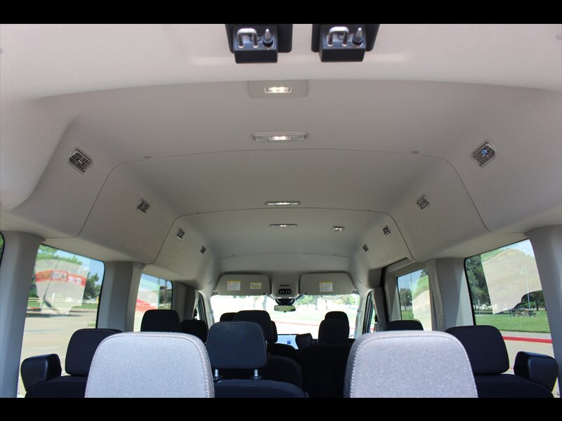 2023 Ford Transit XLT photo 5