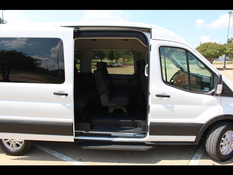 2023 Ford Transit XLT photo 6