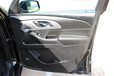 2018 Chevrolet Traverse LT Leather   - Photo 21 - Euless, TX 76040