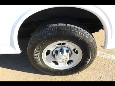 2017 Chevrolet Express LS 2500   - Photo 27 - Euless, TX 76040