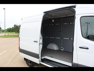 2025 Mercedes-Benz Sprinter 2500   - Photo 13 - Euless, TX 76040