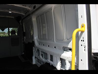 2022 Ford Transit 250   - Photo 13 - Euless, TX 76040