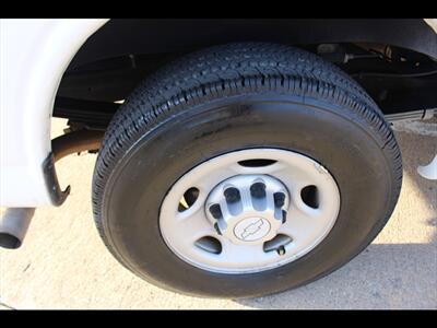 2017 Chevrolet Express 2500   - Photo 27 - Euless, TX 76040