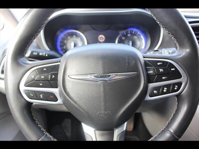 2022 Chrysler Pacifica Touring L   - Photo 25 - Euless, TX 76040