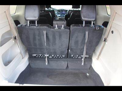 2022 Chrysler Pacifica Touring L   - Photo 9 - Euless, TX 76040