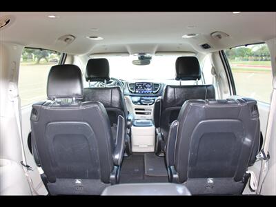 2022 Chrysler Pacifica Touring L   - Photo 11 - Euless, TX 76040