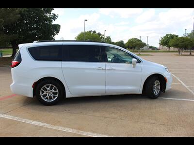 2022 Chrysler Pacifica Touring L   - Photo 5 - Euless, TX 76040