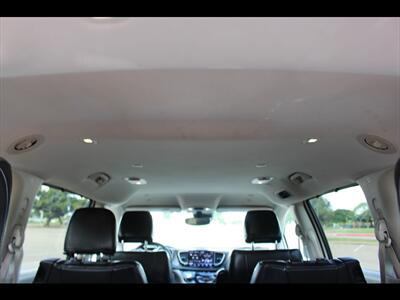 2022 Chrysler Pacifica Touring L   - Photo 10 - Euless, TX 76040