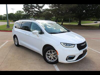 2022 Chrysler Pacifica Touring L   - Photo 6 - Euless, TX 76040