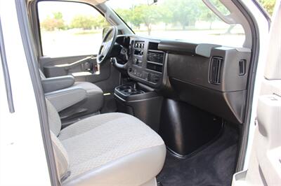 2025 Chevrolet Express LS 3500 - Photo 18 - Euless, TX 76040