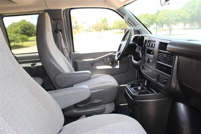 2025 Chevrolet Express LS 3500 - Photo 19 - Euless, TX 76040