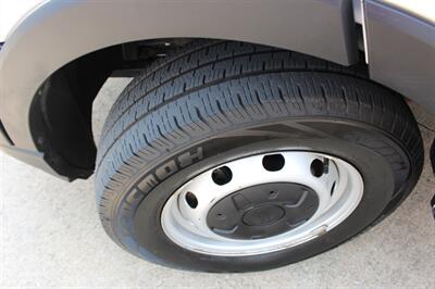 2024 Ford Transit 250   - Photo 28 - Euless, TX 76040