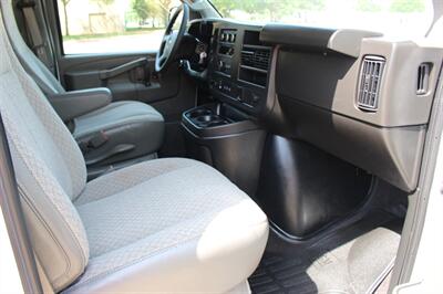 2025 Chevrolet Express LS 3500 - Photo 24 - Euless, TX 76040