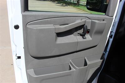 2025 Chevrolet Express LS 3500 - Photo 28 - Euless, TX 76040