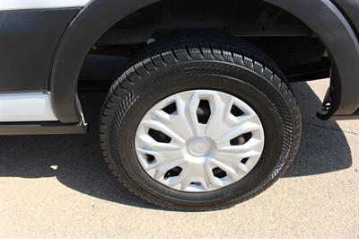 2021 Ford Transit 250   - Photo 29 - Euless, TX 76040