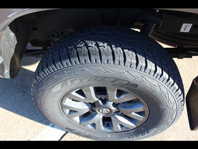 2023 Toyota Tacoma SR5 V6   - Photo 31 - Euless, TX 76040