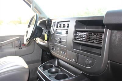 2021 Chevrolet Express 2500   - Photo 19 - Euless, TX 76040