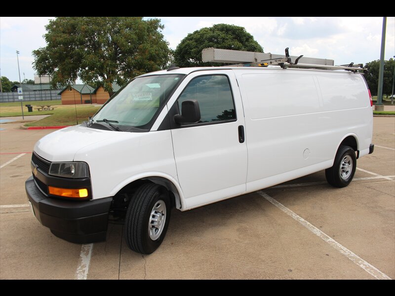 2018 Chevrolet Express 2500 - Photo 1 - Euless, TX 76040