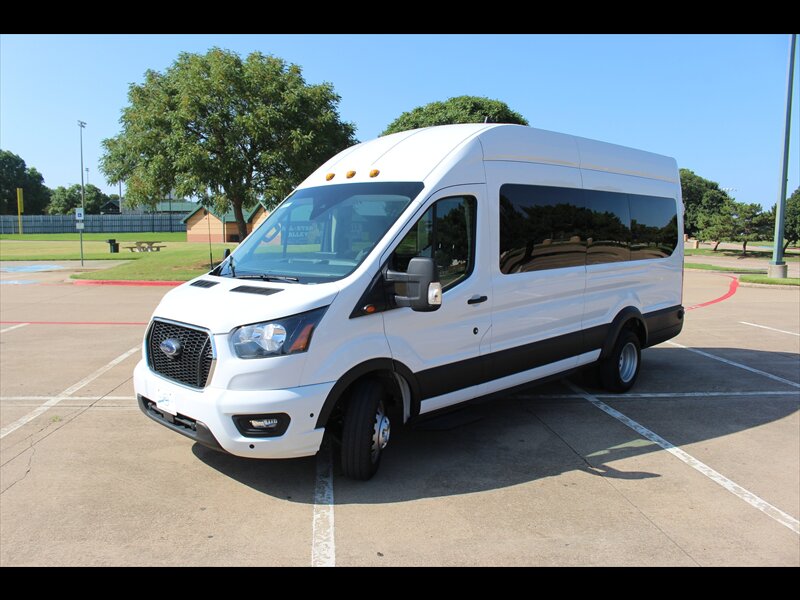 2024 Ford Transit 350 HD XLT - Photo 1 - Euless, TX 76040
