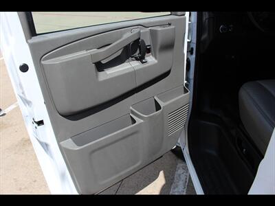 2022 Chevrolet Express LS 3500   - Photo 20 - Euless, TX 76040