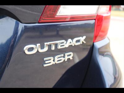 2018 Subaru Outback 3.6R Touring   - Photo 9 - Euless, TX 76040