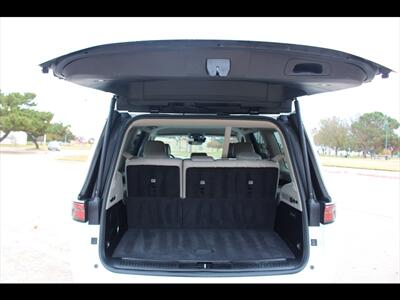 2022 Jeep Wagoneer Series III   - Photo 11 - Euless, TX 76040