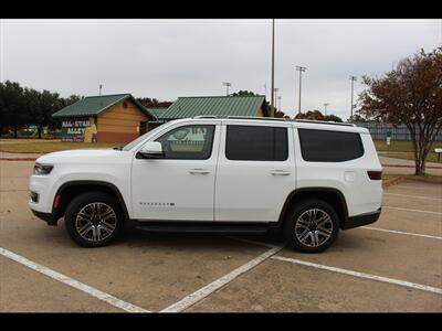 2022 Jeep Wagoneer Series III   - Photo 2 - Euless, TX 76040