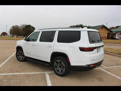 2022 Jeep Wagoneer Series III   - Photo 3 - Euless, TX 76040