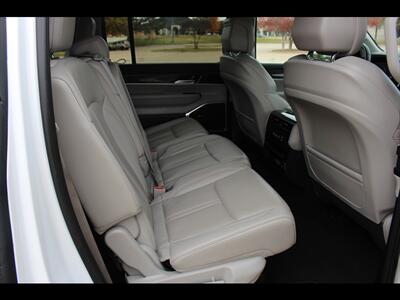 2022 Jeep Wagoneer Series III   - Photo 16 - Euless, TX 76040