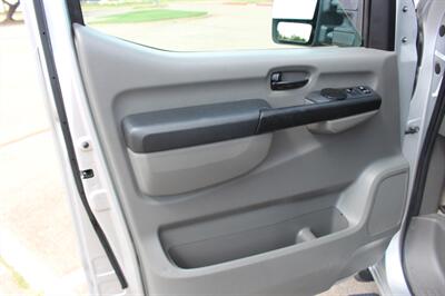 2014 Nissan NV 3500 HD S   - Photo 31 - Euless, TX 76040