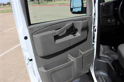 2022 Chevrolet Express 3500 - Photo 22 - Euless, TX 76040