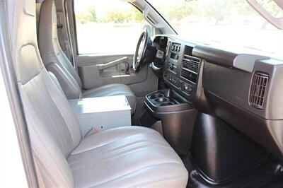 2022 Chevrolet Express 3500 - Photo 21 - Euless, TX 76040