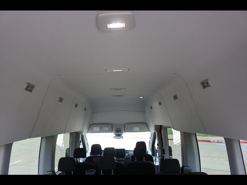 2024 Ford Transit 350 HD XLT - Photo 13 - Euless, TX 76040